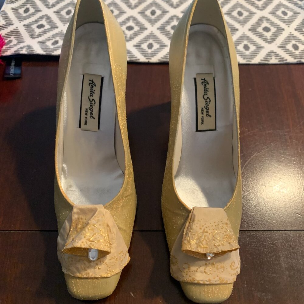 AMAZING STUART WEITZMAN FOR ANITA SIEGEL